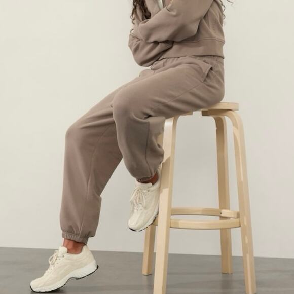 Athleta Forever Fleece Jogger Pyrite Brown Size Large Petite NWT - Picture 2 of 8